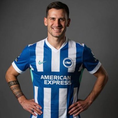 Brighton confirma regresso de figura conhecida ao plantel
