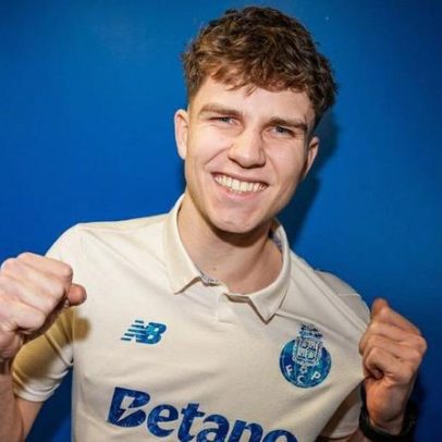 Oskar Pietuszewski assina pelo FC Porto para conquistar títulos