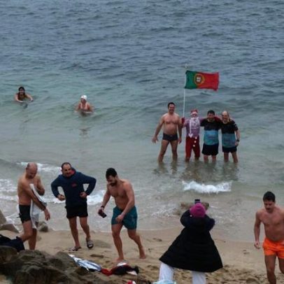 Primeiro banho do ano em Vila do Conde: Olívia, 75, pede saúde, paz e namorado
