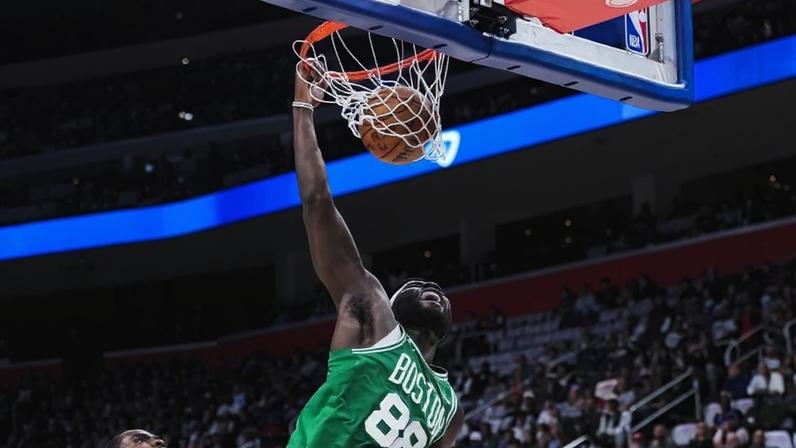 Neemias Queta afunda Foto: Boston Celtics