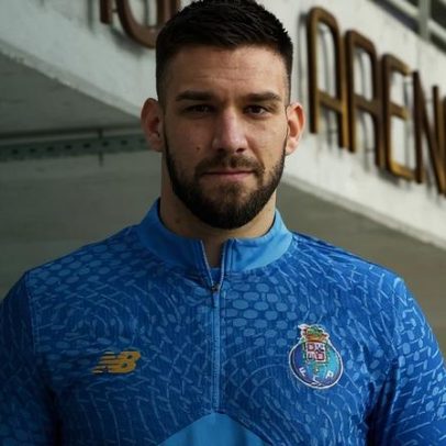 FC Porto anuncia reforço para a baliza