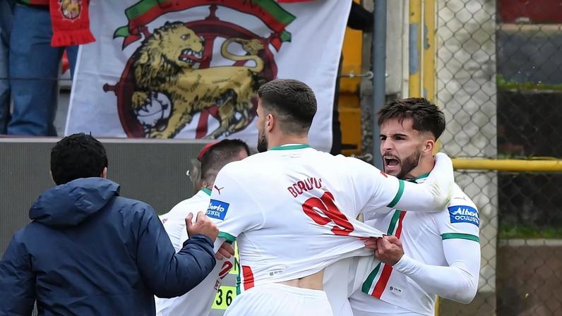 Líder da Liga 2 fecha primeira volta com vitória e amplia vantagem