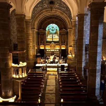 Igreja Matriz de Alcáçovas iluminada para o Concerto de Ano Novo
