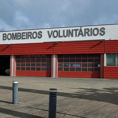 Bombeiros resgatam turistas em Santana