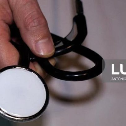 Milhares de médicos com carreira bloqueada por impasse nos concursos, diz sindicato