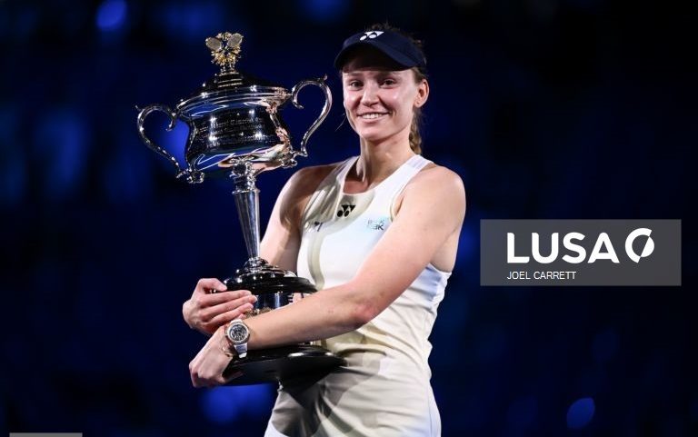 Impassível Elena Rybakina nunca deixou de acreditar e sagrou-se campeã do Open da Austrália