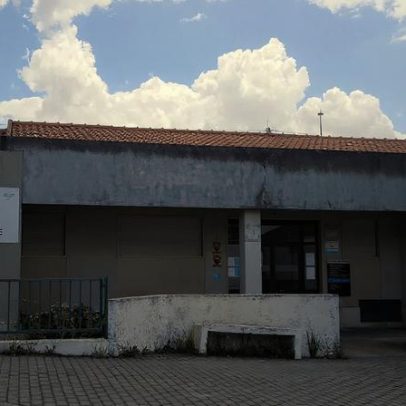 Ministra da Saúde aborda questões em Coruche sem respostas rápidas