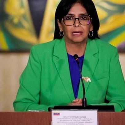 Washington diz manter máxima influência sobre governo interino