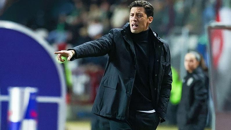 "Queremos pegar na emoção do dérbi e jogar com ela", diz Luís Pinto