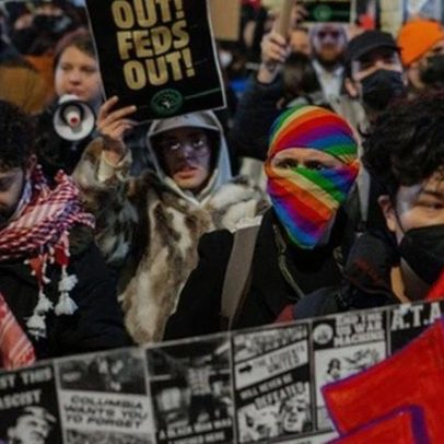 Manifestação em Minneapolis após morte de mulher por agentes federais