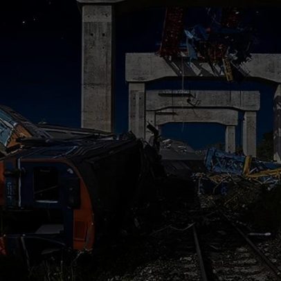 Guindaste cai sobre comboio na Tailândia e causa 22 mortos