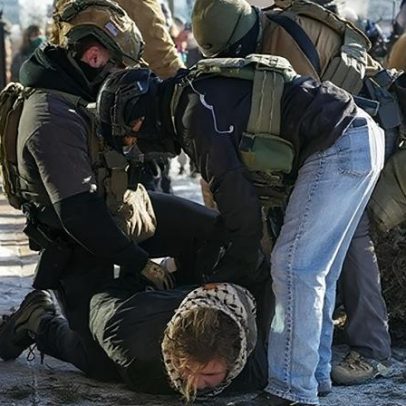 Vídeos do tiroteio mortal em Minneapolis contradizem declarações do governo