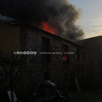 Comunidade mobiliza ajuda à família afetada por incêndio na Carriça, Muro