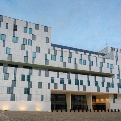 Polícia e militar envolvidos em redes neonazis sob investigação da PJ