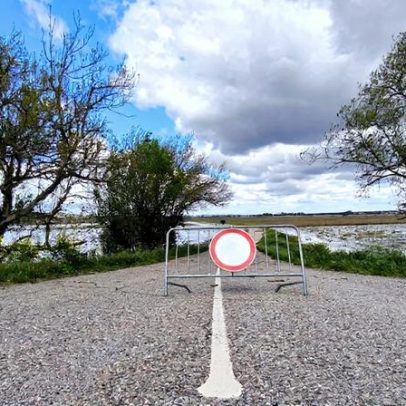 Subida das águas do Sorraia danifica ponte e corta estradas em Coruche