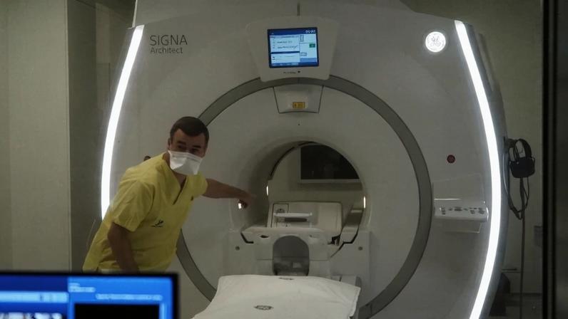 Ministra da Saúde diz que tempo de espera para primeira observação diminuiu