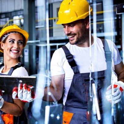 Desemprego fica em 5,7% em novembro e atinge mínimo de 23 anos