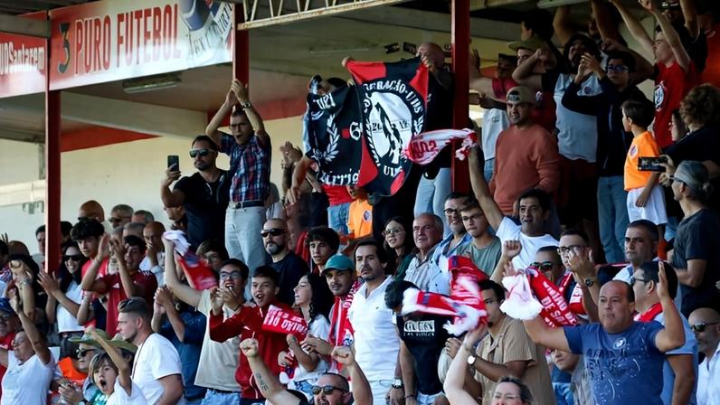 União de Santarém abre portas a sócios e simpatizantes no domingo para jogo decisivo