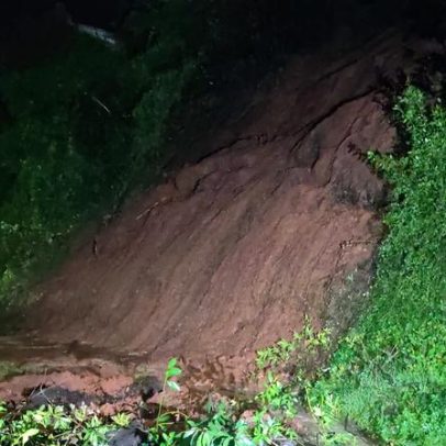 EN230 reaberta após aluimento de terras em Travassô