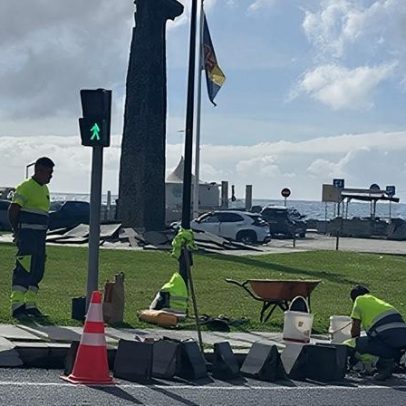 Autarquia recoloca lancil deslocado na rotunda da Praça da Autonomia