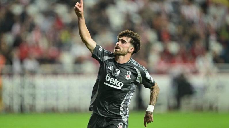 Falhada a transferência para o Sporting, Jota Silva rumou ao Besiktas