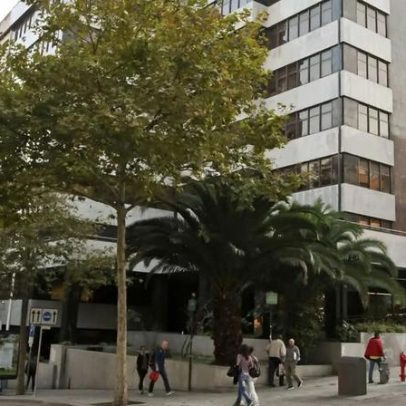 Pai que raptou filha para salvar do apocalipse fica em prisão domiciliária