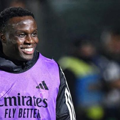 Mourinho explica troca do número de Bruma e elogia Rafa espanhol