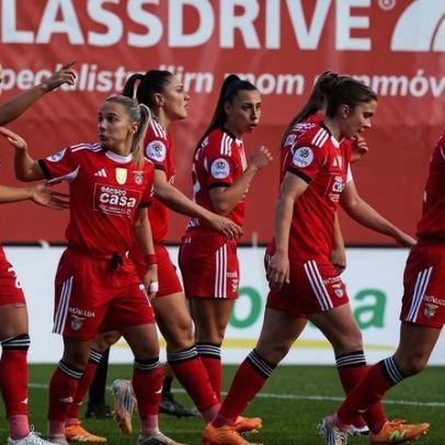 Benfica reforça liderança com regresso de peso