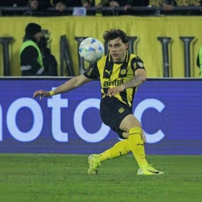 Benfica mira defesa uruguaia como opção