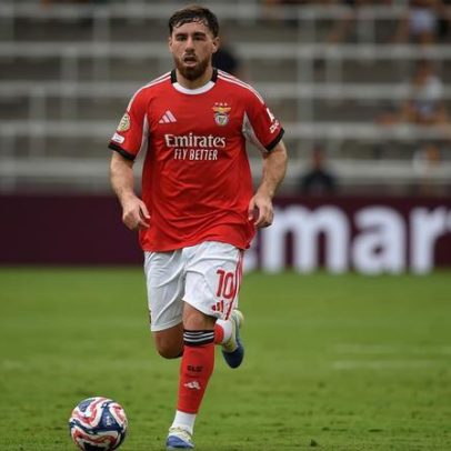 Kokçu desabafa sobre anos solitários no Benfica