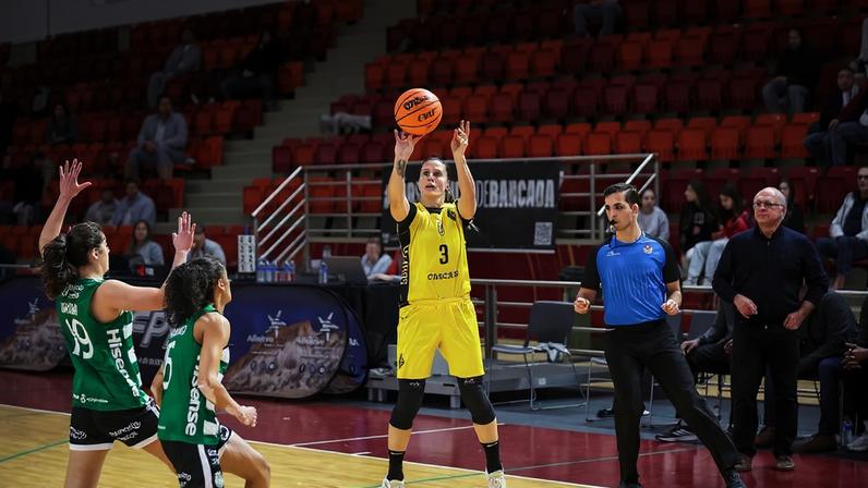Milica Ivanovic marcou 13 pontos para a formação de Carcavelos Fotografia FPB