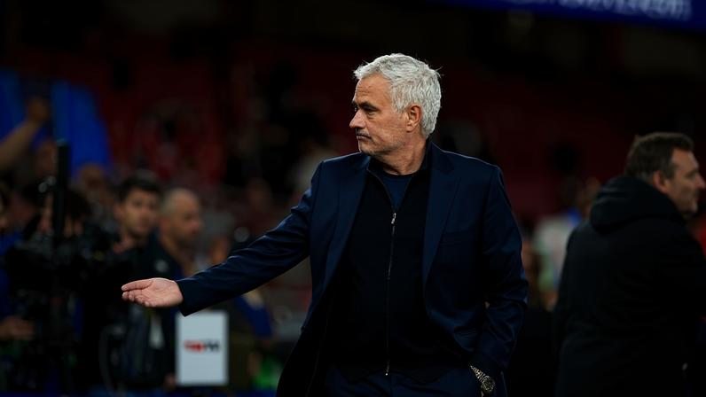 José Mourinho, treinador do Benfica