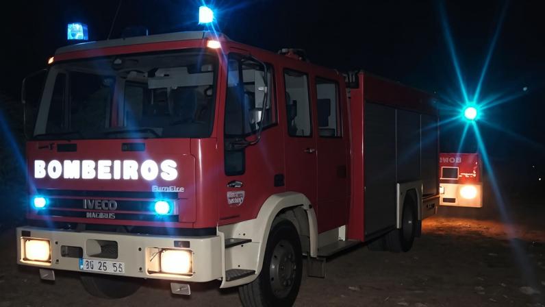 Incêndios: Fogo dominado no concelho de Aljustrel, 250 operacionais no terreno