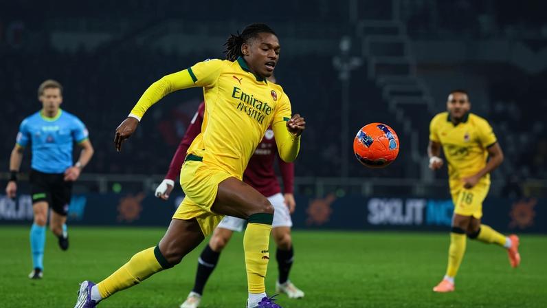 Rafael Leão em ação com a camisola do Milan