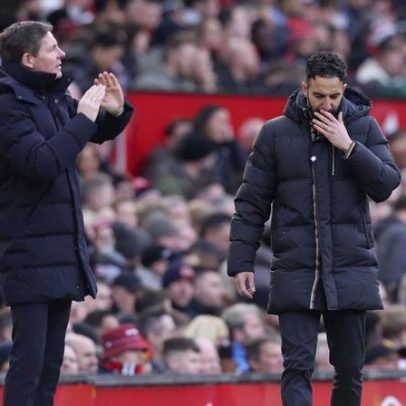 Treinador do Palace comenta com ironia possível sucessão de Amorim no United