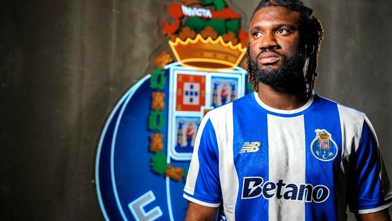 Moffi chega ao Dragão cedido pelo Nice