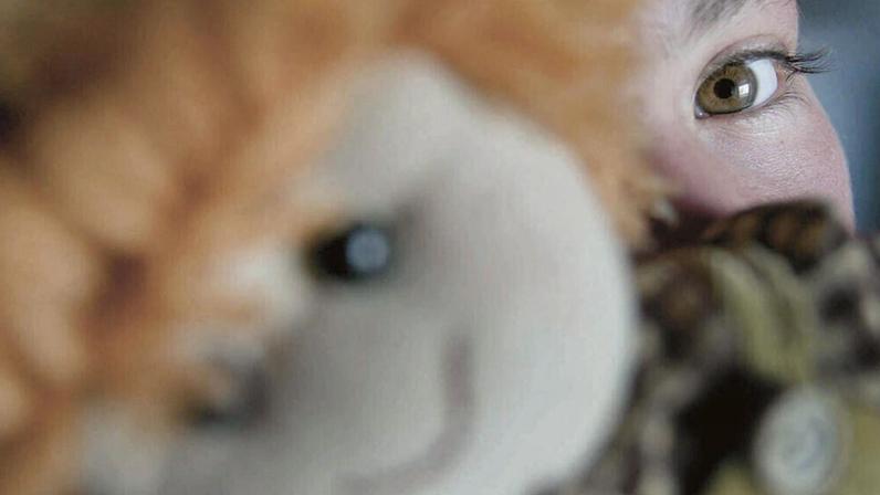 Vítimas tinham 7 e 15 anos quando o suspeito foi detido, em março de 2025