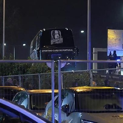 Autocarro do Sporting chega a Alvalade