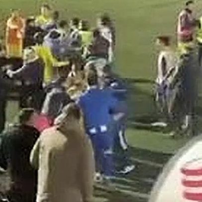 Confrontos no final do jogo entre Marinhas e Celeirós na Taça AF Braga