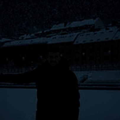 Piqué apela aos adeptos do Andorra para retirarem a neve do relvado
