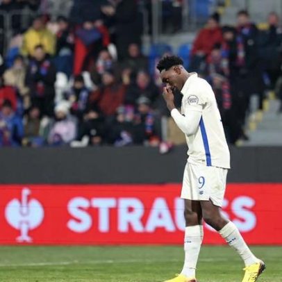 Samu em lágrimas após empate do FC Porto em Plzen