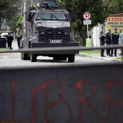 Polícia venezuelana dispara tiros dissuasivos contra drones junto ao palácio presidencial