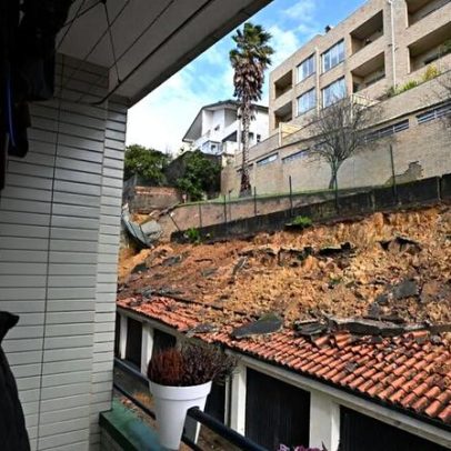 Muros de prédio em Gaia danificam várias garagens