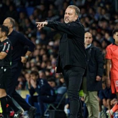 Flick elogia Cancelo e pede melhor arbitragem após derrota