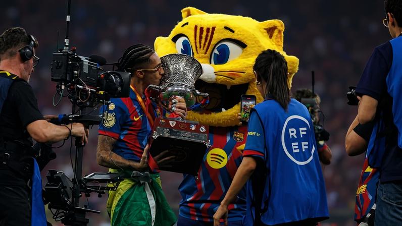 Barcelona teve mais posse de bola na Supertaça do que na goleada a Mourinho