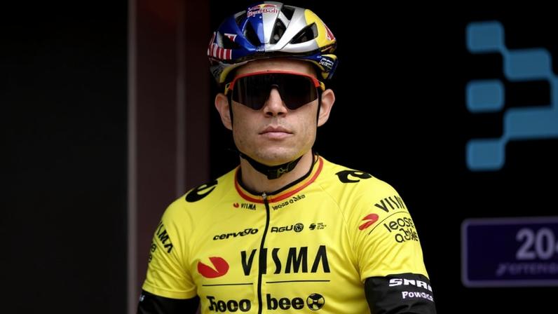 Wout van Aert continua a recuperar de fratura no tornozelo