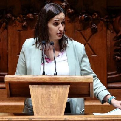 IL diz que devolução de diplomas pelo Presidente é sintoma de má gestão na Saúde