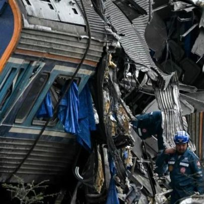 Pelo menos 28 mortos após guindaste cair sobre comboio na Tailândia
