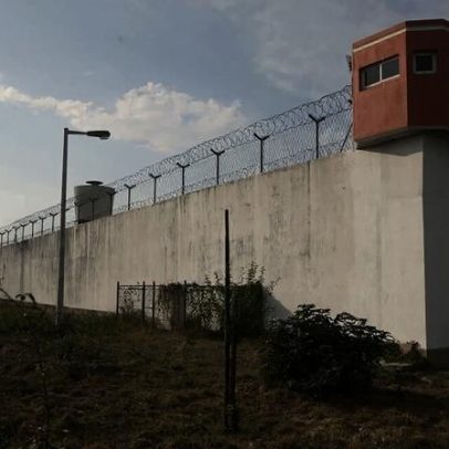 Mulher admite ter feito asneira ao ser acusada de colocar droga em Custóias