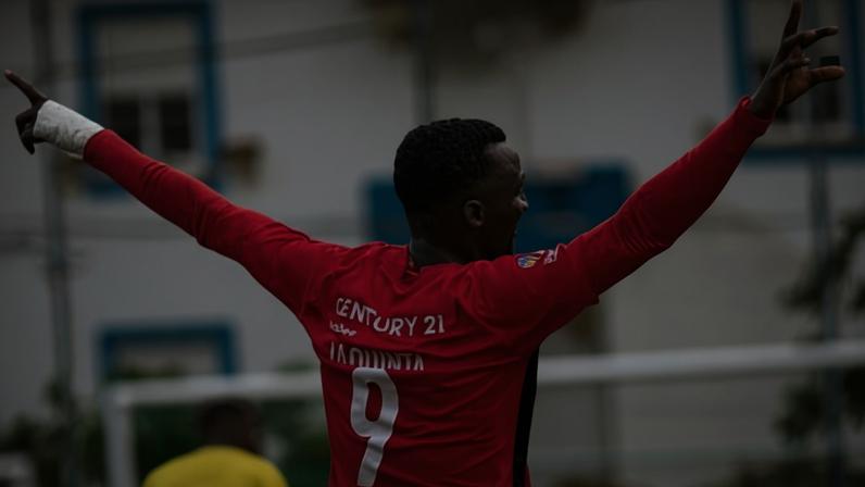 Iaquinta tem sido uma máquina de fazer golos pelo Sacavenense. Foto: D.R,